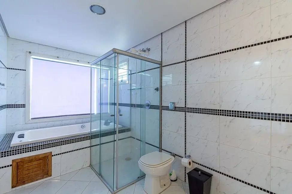 Casa com 3 quartos à venda, 271m2 em Estância Velha, Canoas - RS - imagem 8 Foto 8 de Casa com 3 quartos à venda, 271m2 em Estância Velha, Canoas - RS