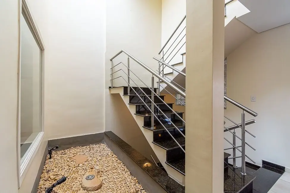 Casa com 3 quartos à venda, 271m2 em Estância Velha, Canoas - RS - imagem 4 Foto 4 de Casa com 3 quartos à venda, 271m2 em Estância Velha, Canoas - RS
