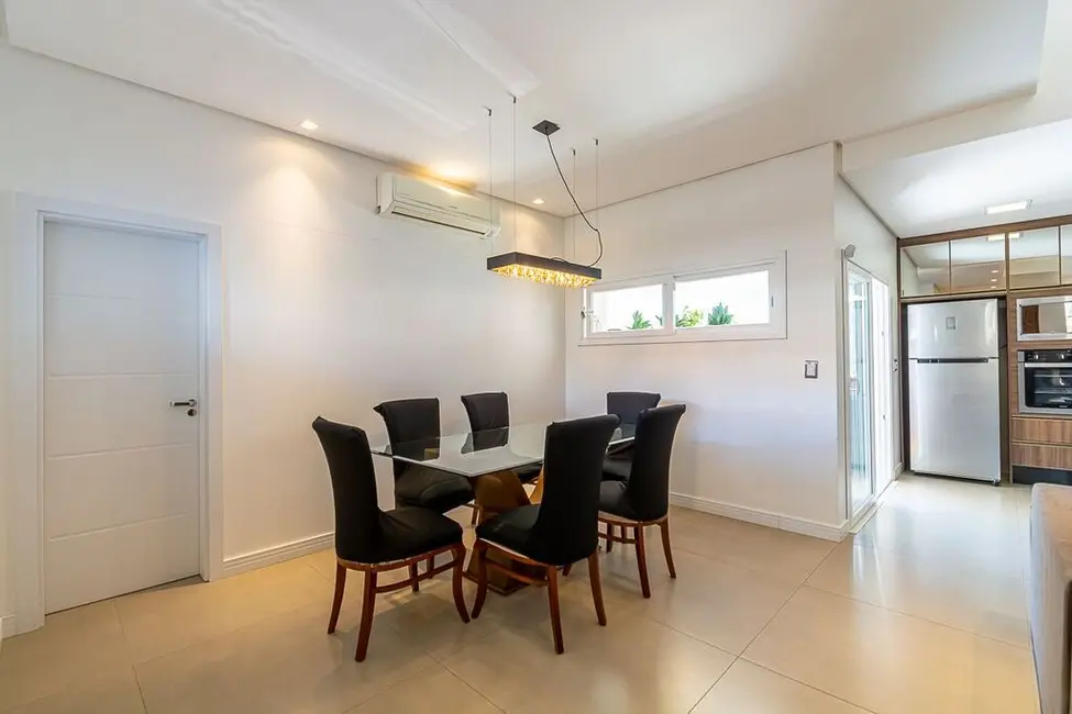 Casa com 3 quartos à venda, 200m2 em Estância Velha, Canoas - RS - imagem 4 Foto 4 de Casa com 3 quartos à venda, 200m2 em Estância Velha, Canoas - RS
