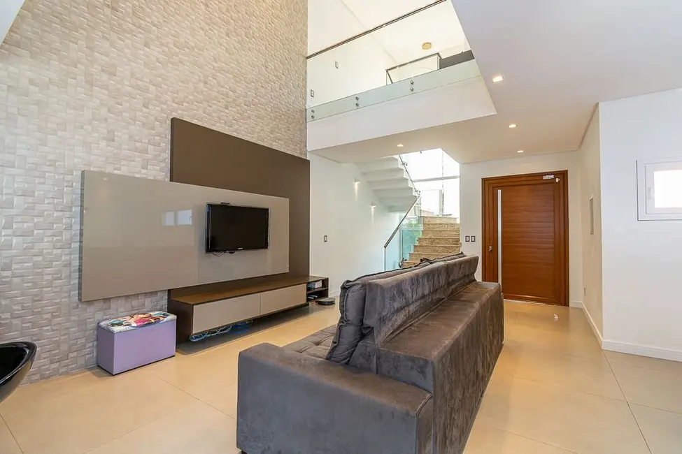 Casa com 3 quartos à venda, 200m2 em Estância Velha, Canoas - RS - imagem 3 Foto 3 de Casa com 3 quartos à venda, 200m2 em Estância Velha, Canoas - RS