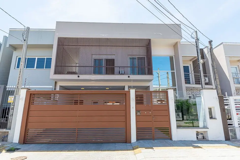 Casa com 3 quartos à venda, 200m2 em Estância Velha, Canoas - RS - imagem 1 Foto 1 de Casa com 3 quartos à venda, 200m2 em Estância Velha, Canoas - RS