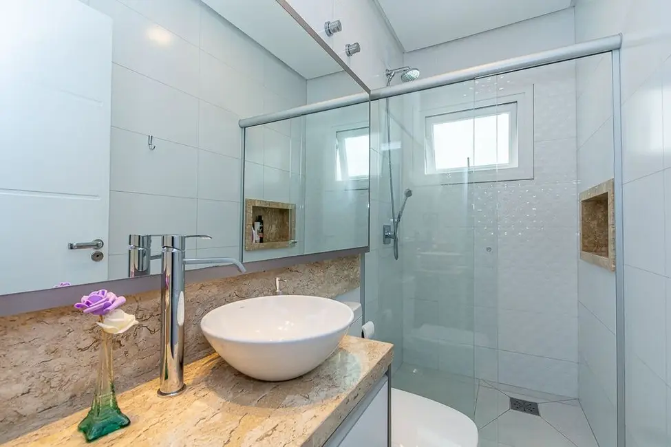 Casa com 3 quartos à venda, 200m2 em Estância Velha, Canoas - RS - imagem 6 Foto 6 de Casa com 3 quartos à venda, 200m2 em Estância Velha, Canoas - RS