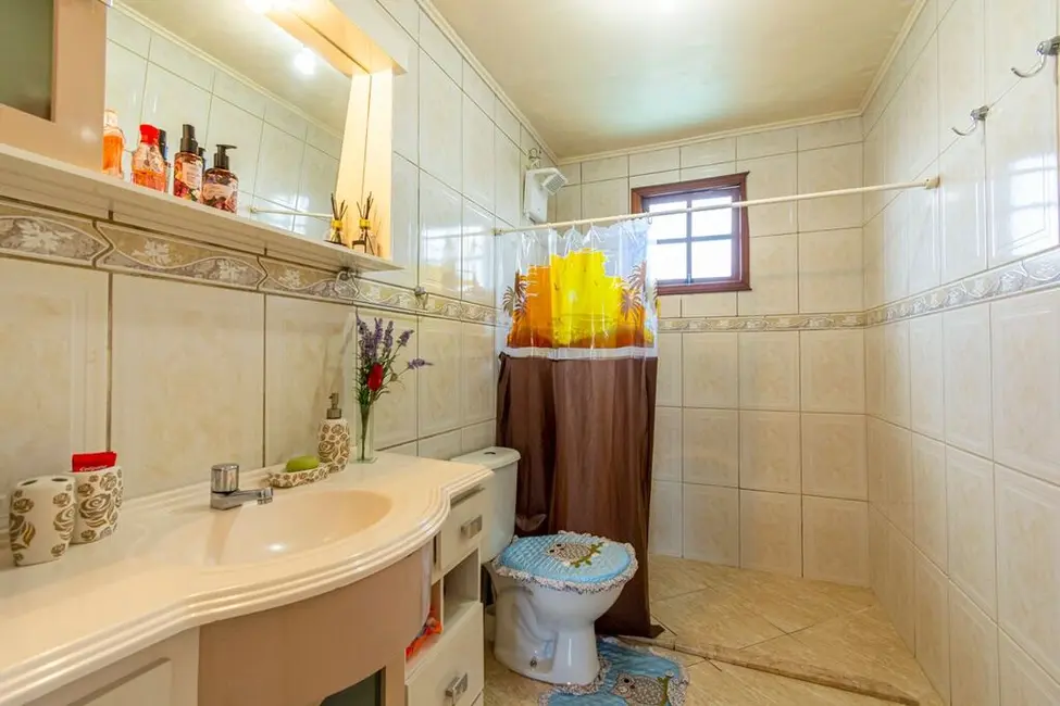 Casa com 4 quartos à venda, 165m2 em Igara, Canoas - RS - imagem 8 Foto 8 de Casa com 4 quartos à venda, 165m2 em Igara, Canoas - RS