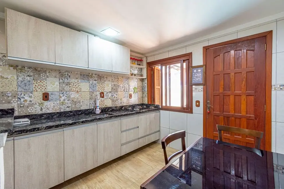 Casa com 4 quartos à venda, 165m2 em Igara, Canoas - RS - imagem 4 Foto 4 de Casa com 4 quartos à venda, 165m2 em Igara, Canoas - RS