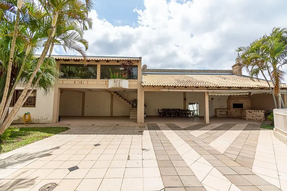 Casa com 4 quartos à venda, 387m2 em Igara, Canoas - RS - imagem 9 Foto 9 de Casa com 4 quartos à venda, 387m2 em Igara, Canoas - RS