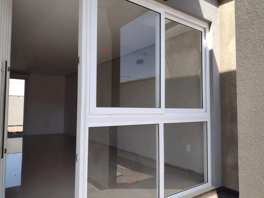 Casa com 3 quartos à venda, 93m2 em Igara, Canoas - RS - imagem 4 Foto 4 de Casa com 3 quartos à venda, 93m2 em Igara, Canoas - RS