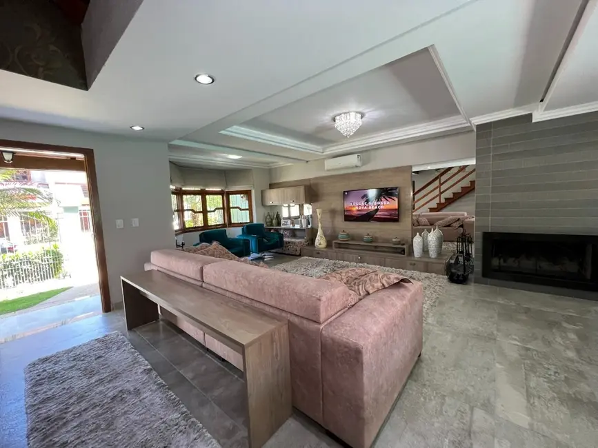 Casa com 3 quartos à venda, 210m2 em Canoas - RS - imagem 3 Foto 3 de Casa com 3 quartos à venda, 210m2 em Canoas - RS