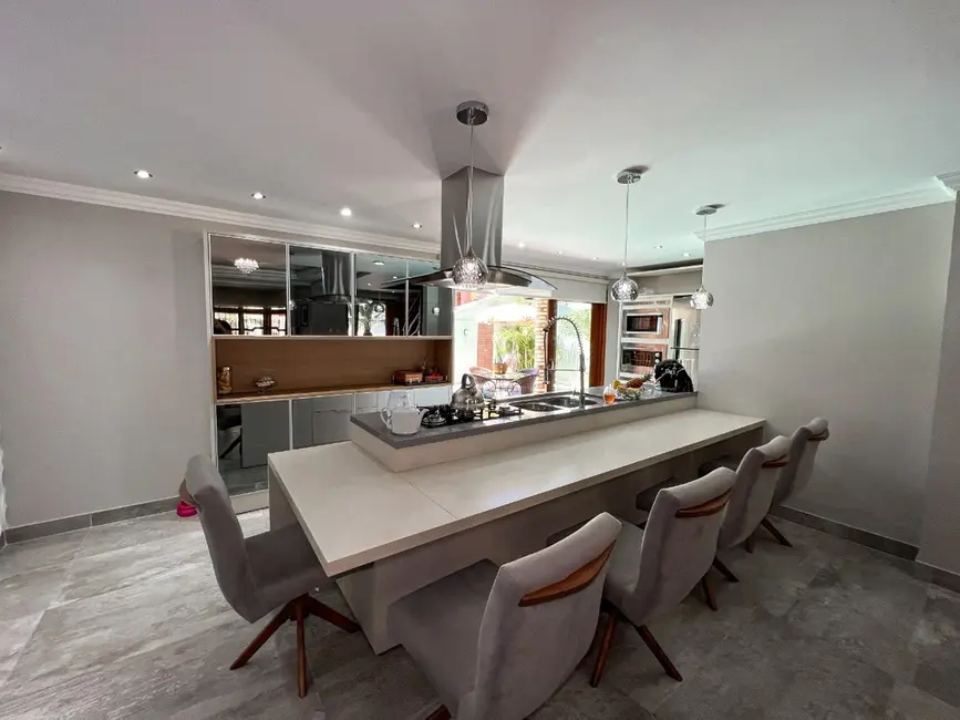 Casa com 3 quartos à venda, 210m2 em Canoas - RS - imagem 5 Foto 5 de Casa com 3 quartos à venda, 210m2 em Canoas - RS
