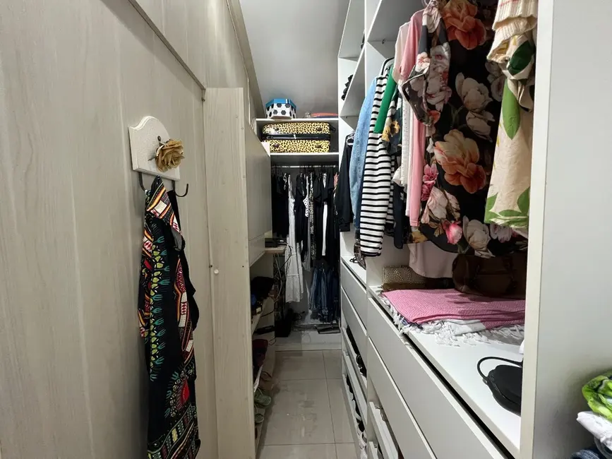 Casa com 2 quartos à venda, 100m2 em Rio Branco, Canoas - RS - imagem 8 Foto 8 de Casa com 2 quartos à venda, 100m2 em Rio Branco, Canoas - RS