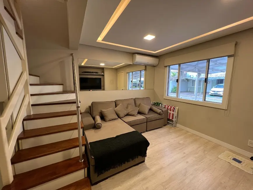 Casa com 2 quartos à venda, 100m2 em Rio Branco, Canoas - RS - imagem 5 Foto 5 de Casa com 2 quartos à venda, 100m2 em Rio Branco, Canoas - RS