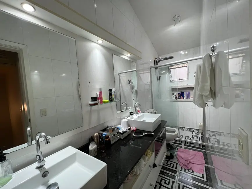 Casa com 2 quartos à venda, 100m2 em Rio Branco, Canoas - RS - imagem 7 Foto 7 de Casa com 2 quartos à venda, 100m2 em Rio Branco, Canoas - RS
