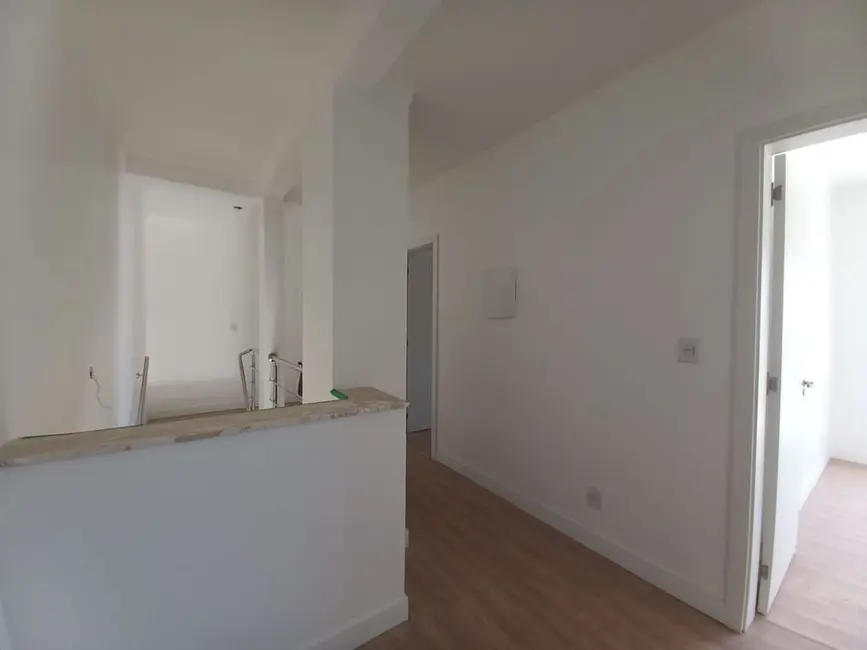 Casa com 3 quartos à venda, 162m2 em São José, Canoas - RS - imagem 8 Foto 8 de Casa com 3 quartos à venda, 162m2 em São José, Canoas - RS