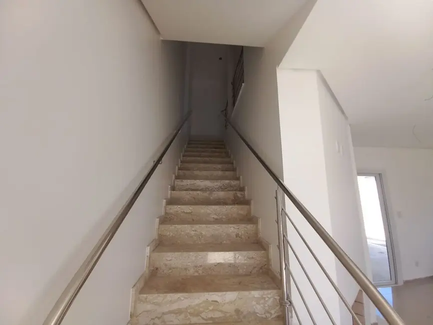 Casa com 3 quartos à venda, 162m2 em São José, Canoas - RS - imagem 5 Foto 5 de Casa com 3 quartos à venda, 162m2 em São José, Canoas - RS
