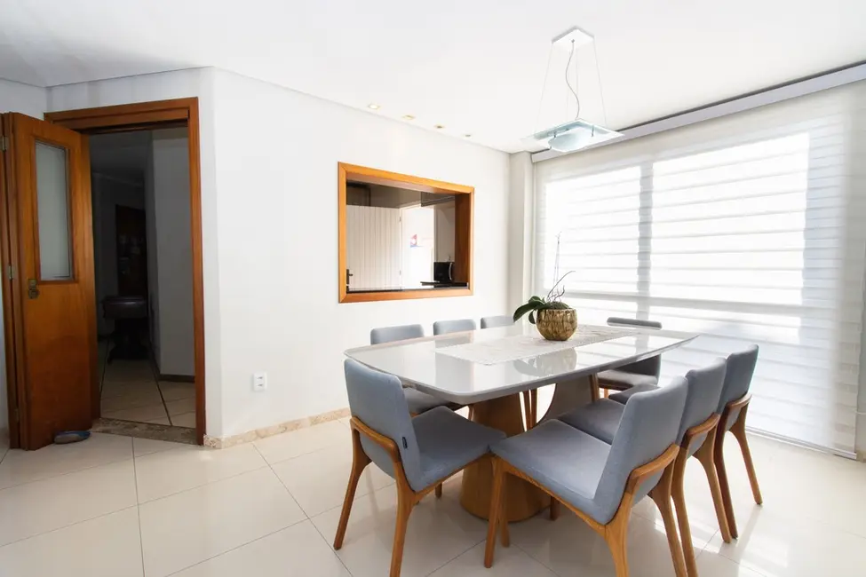 Casa com 4 quartos à venda, 250m2 em São José, Canoas - RS - imagem 6 Foto 6 de Casa com 4 quartos à venda, 250m2 em São José, Canoas - RS