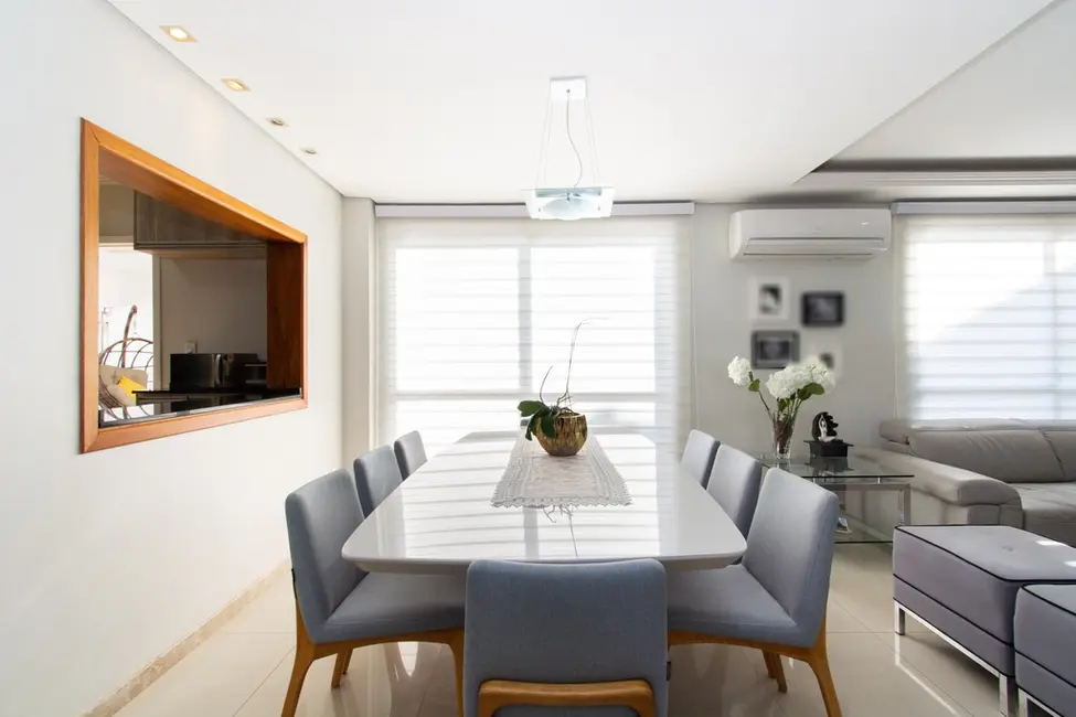 Casa com 4 quartos à venda, 250m2 em São José, Canoas - RS - imagem 5 Foto 5 de Casa com 4 quartos à venda, 250m2 em São José, Canoas - RS