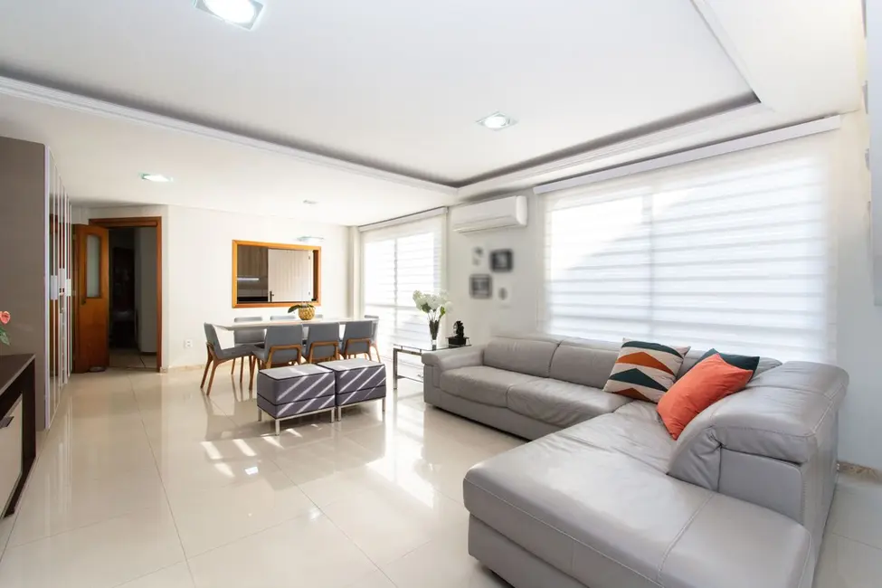 Casa com 4 quartos à venda, 250m2 em São José, Canoas - RS - imagem 4 Foto 4 de Casa com 4 quartos à venda, 250m2 em São José, Canoas - RS