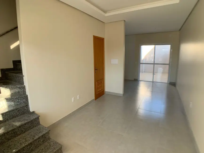 Casa com 2 quartos à venda, 85m2 em São José, Canoas - RS - imagem 3 Foto 3 de Casa com 2 quartos à venda, 85m2 em São José, Canoas - RS