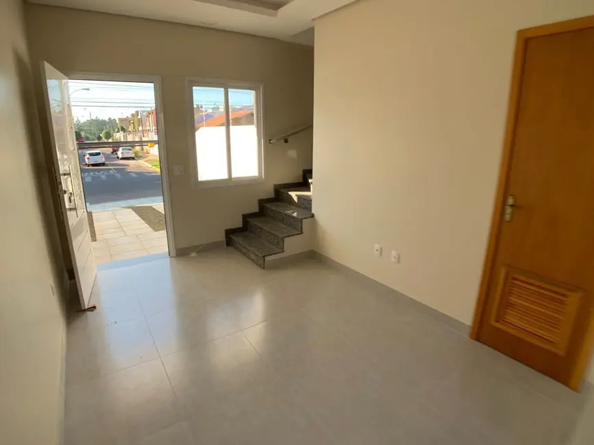Foto 2 de Casa com 2 quartos à venda, 85m2 em São José, Canoas - RS