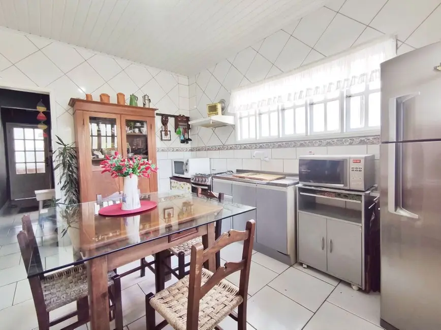 Casa com 2 quartos à venda, 121m2 em Partenon, Porto Alegre - RS - imagem 5 Foto 5 de Casa com 2 quartos à venda, 121m2 em Partenon, Porto Alegre - RS