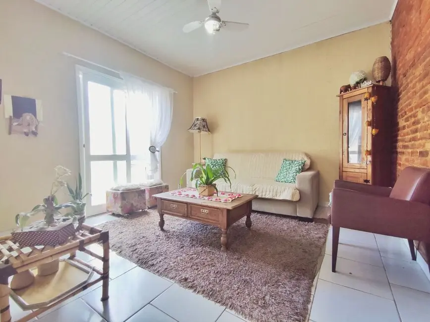 Casa com 2 quartos à venda, 121m2 em Partenon, Porto Alegre - RS - imagem 4 Foto 4 de Casa com 2 quartos à venda, 121m2 em Partenon, Porto Alegre - RS