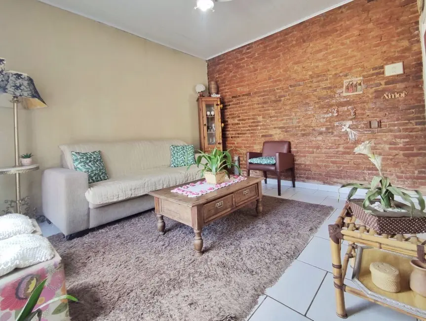 Casa com 2 quartos à venda, 121m2 em Partenon, Porto Alegre - RS - imagem 3 Foto 3 de Casa com 2 quartos à venda, 121m2 em Partenon, Porto Alegre - RS