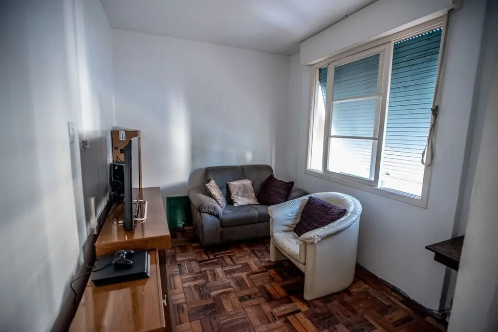 Apartamento com 2 quartos à venda, 58m2 em Passo da Areia, Porto Alegre - RS - imagem 4 Foto 4 de Apartamento com 2 quartos à venda, 58m2 em Passo da Areia, Porto Alegre - RS