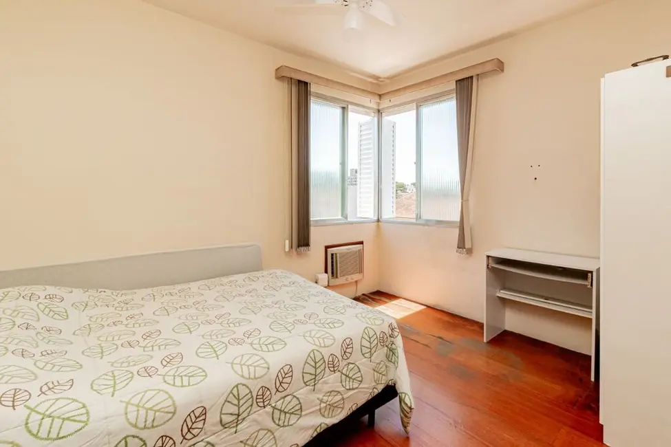 Apartamento com 2 quartos à venda, 72m2 em Medianeira, Porto Alegre - RS - imagem 9 Foto 9 de Apartamento com 2 quartos à venda, 72m2 em Medianeira, Porto Alegre - RS