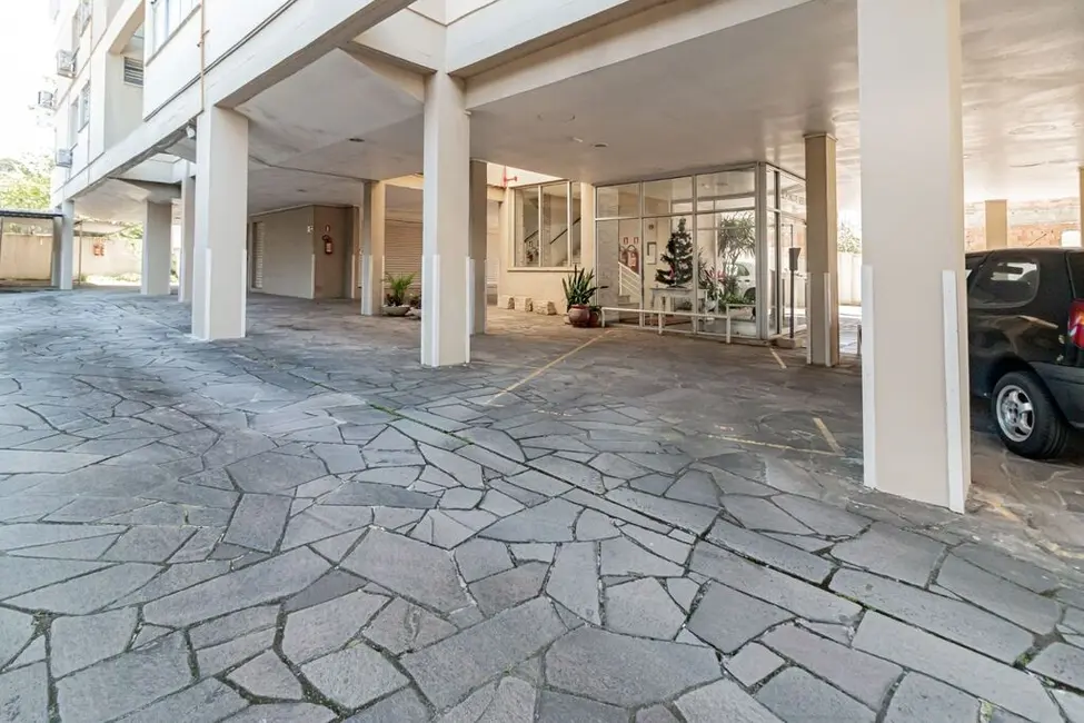 Apartamento com 2 quartos à venda, 72m2 em Medianeira, Porto Alegre - RS - imagem 3 Foto 3 de Apartamento com 2 quartos à venda, 72m2 em Medianeira, Porto Alegre - RS