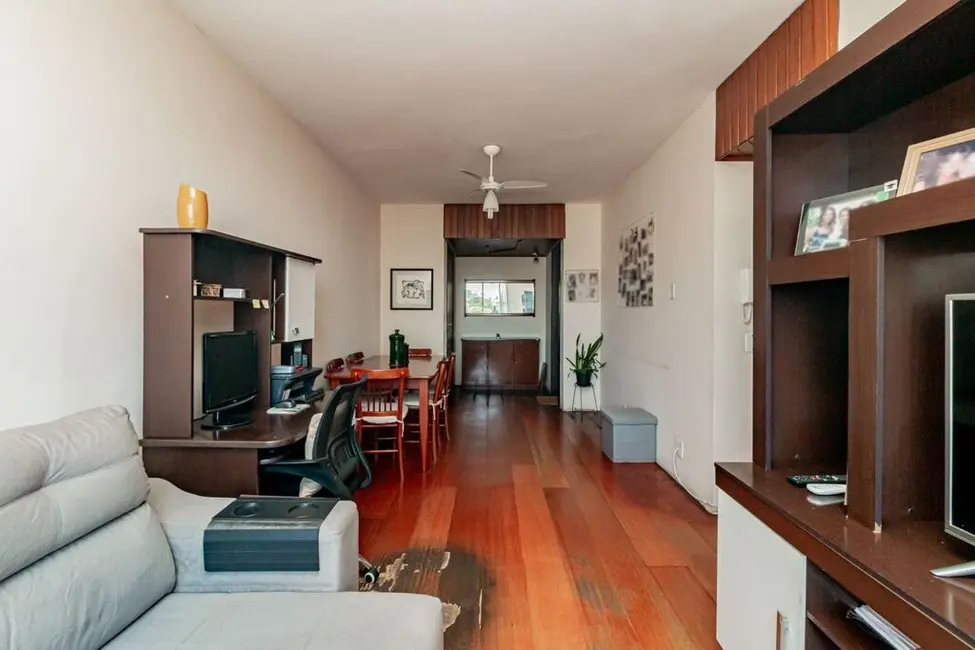 Apartamento com 2 quartos à venda, 72m2 em Medianeira, Porto Alegre - RS - imagem 6 Foto 6 de Apartamento com 2 quartos à venda, 72m2 em Medianeira, Porto Alegre - RS