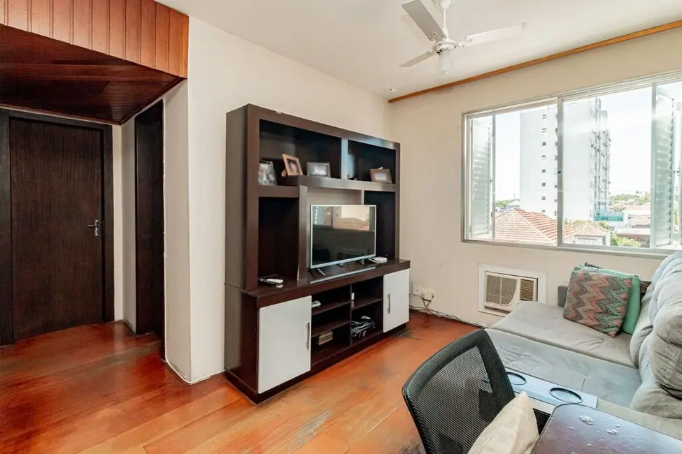 Apartamento com 2 quartos à venda, 72m2 em Medianeira, Porto Alegre - RS - imagem 8 Foto 8 de Apartamento com 2 quartos à venda, 72m2 em Medianeira, Porto Alegre - RS