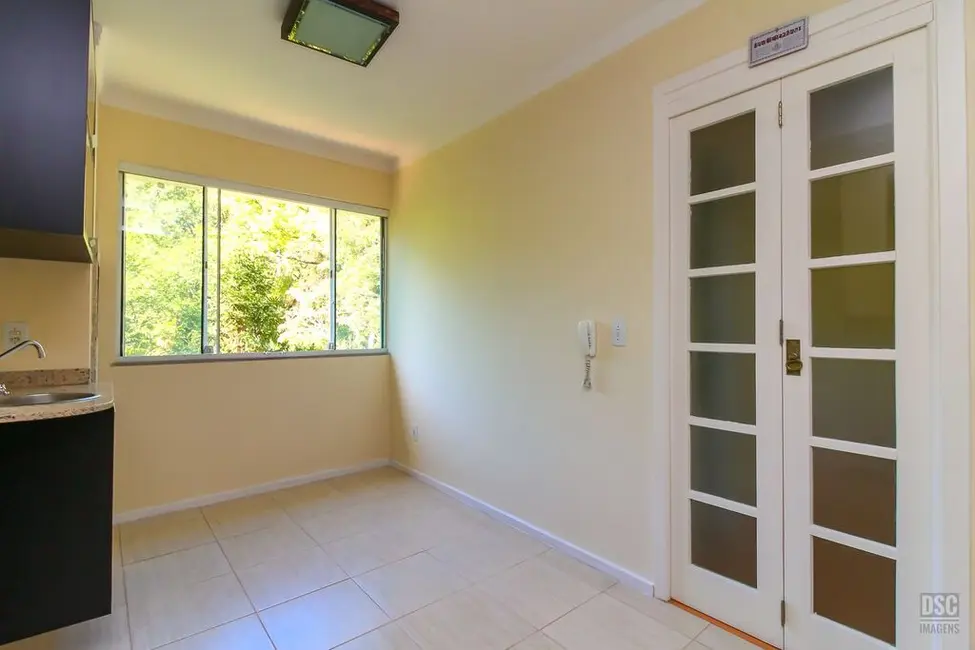 Foto 9 de Apartamento com 2 quartos à venda, 55m2 em Guarujá, Porto Alegre - RS