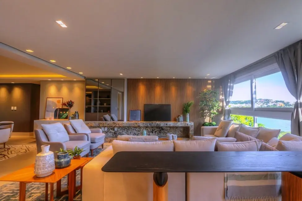 Cobertura com 3 quartos à venda, 351m2 em Vila Assunção, Porto Alegre - RS - imagem 4 Foto 4 de Cobertura com 3 quartos à venda, 351m2 em Vila Assunção, Porto Alegre - RS