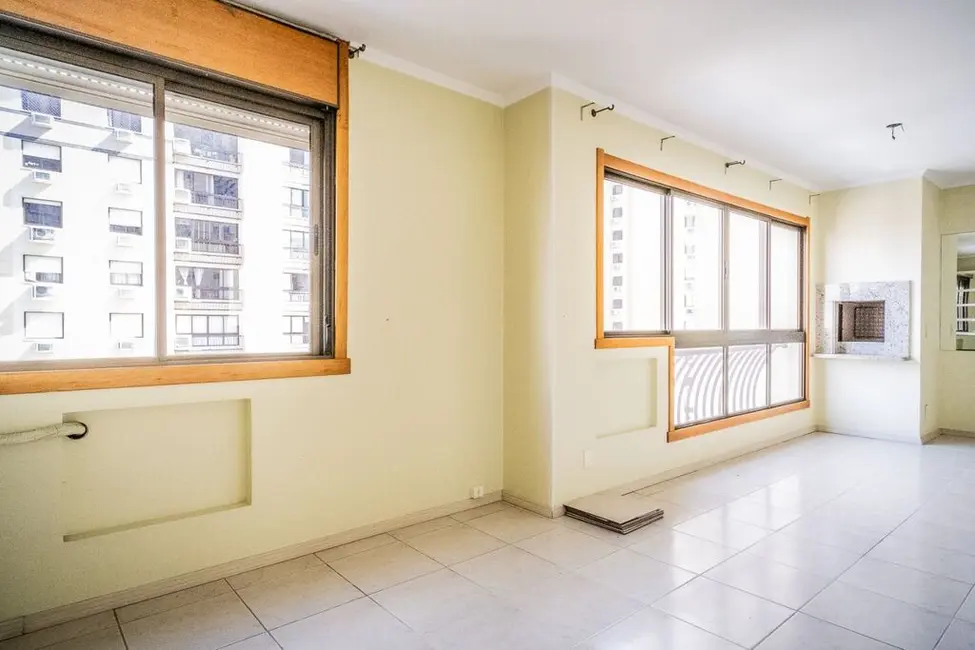 Apartamento com 2 quartos à venda, 87m2 em Passo da Areia, Porto Alegre - RS - imagem 5 Foto 5 de Apartamento com 2 quartos à venda, 87m2 em Passo da Areia, Porto Alegre - RS