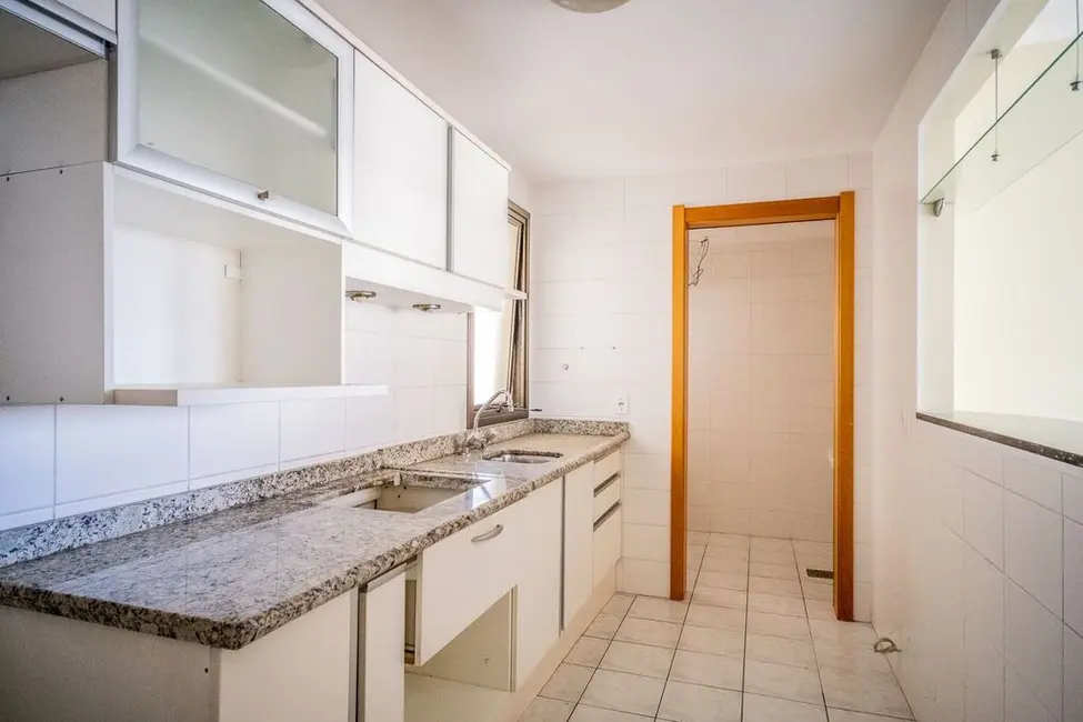 Apartamento com 2 quartos à venda, 87m2 em Passo da Areia, Porto Alegre - RS - imagem 8 Foto 8 de Apartamento com 2 quartos à venda, 87m2 em Passo da Areia, Porto Alegre - RS