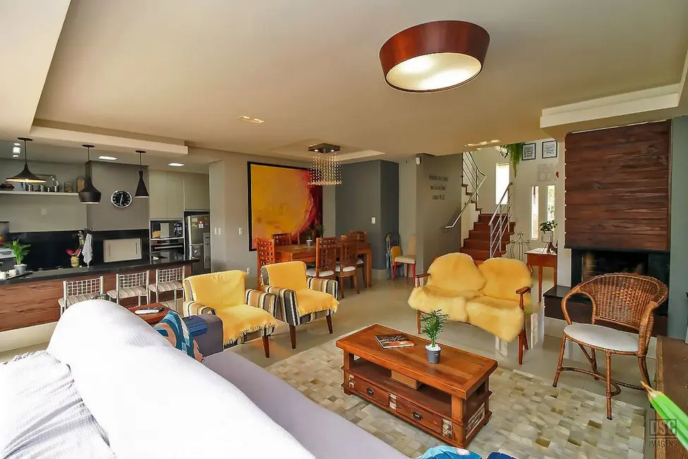 Foto 6 de Casa com 3 quartos à venda, 290m2 em Guarujá, Porto Alegre - RS