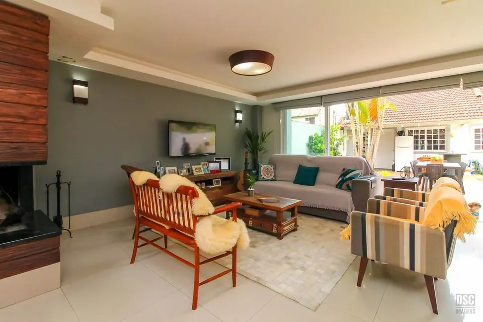 Foto 7 de Casa com 3 quartos à venda, 290m2 em Guarujá, Porto Alegre - RS