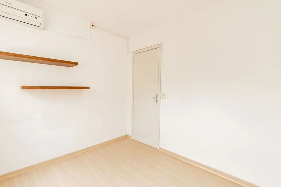 Apartamento com 2 quartos à venda, 56m2 em Santo Antônio, Porto Alegre - RS - imagem 7 Foto 7 de Apartamento com 2 quartos à venda, 56m2 em Santo Antônio, Porto Alegre - RS