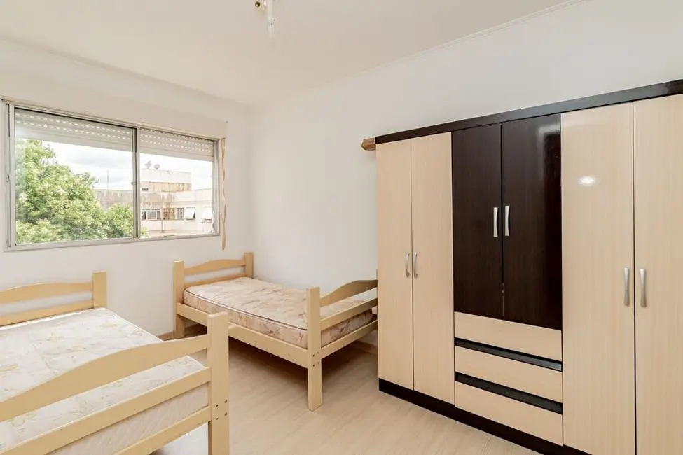 Apartamento com 2 quartos à venda, 56m2 em Santo Antônio, Porto Alegre - RS - imagem 9 Foto 9 de Apartamento com 2 quartos à venda, 56m2 em Santo Antônio, Porto Alegre - RS