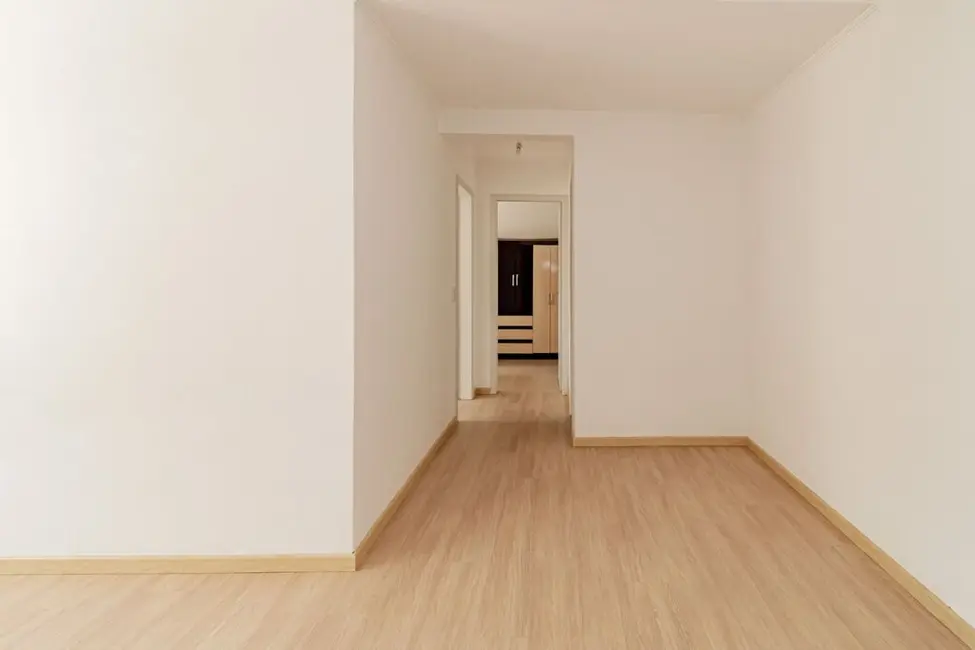 Apartamento com 2 quartos à venda, 56m2 em Santo Antônio, Porto Alegre - RS - imagem 5 Foto 5 de Apartamento com 2 quartos à venda, 56m2 em Santo Antônio, Porto Alegre - RS