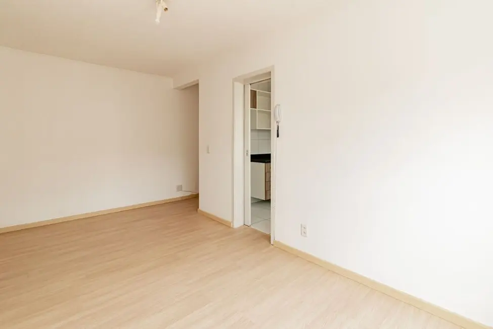 Apartamento com 2 quartos à venda, 56m2 em Santo Antônio, Porto Alegre - RS - imagem 4 Foto 4 de Apartamento com 2 quartos à venda, 56m2 em Santo Antônio, Porto Alegre - RS