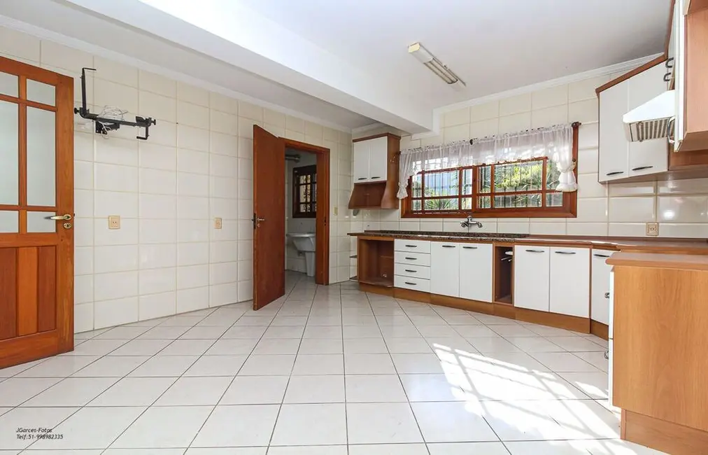 Casa com 3 quartos à venda, 220m2 em Ipanema, Porto Alegre - RS - imagem 6 Foto 6 de Casa com 3 quartos à venda, 220m2 em Ipanema, Porto Alegre - RS