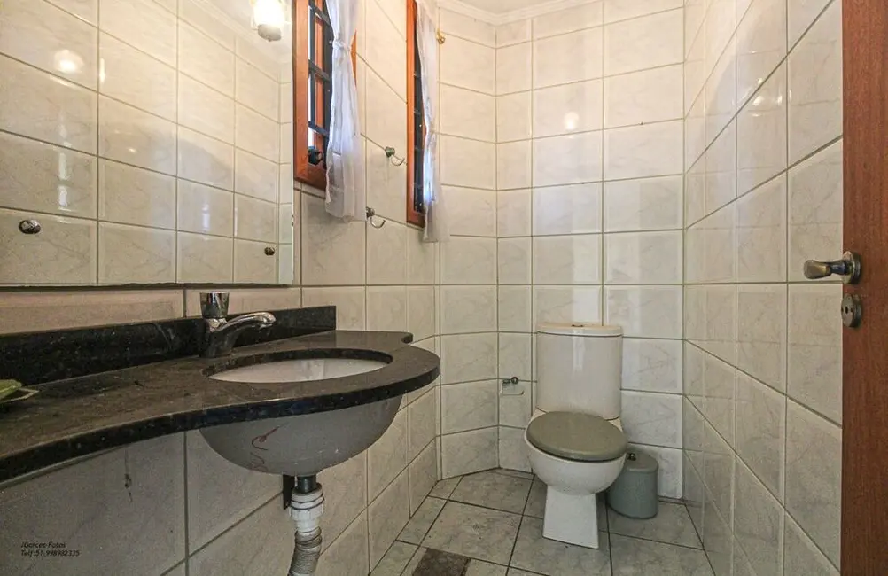 Casa com 3 quartos à venda, 220m2 em Ipanema, Porto Alegre - RS - imagem 3 Foto 3 de Casa com 3 quartos à venda, 220m2 em Ipanema, Porto Alegre - RS