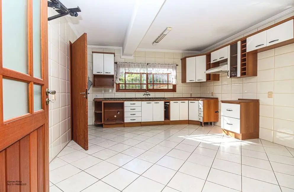 Casa com 3 quartos à venda, 220m2 em Ipanema, Porto Alegre - RS - imagem 5 Foto 5 de Casa com 3 quartos à venda, 220m2 em Ipanema, Porto Alegre - RS