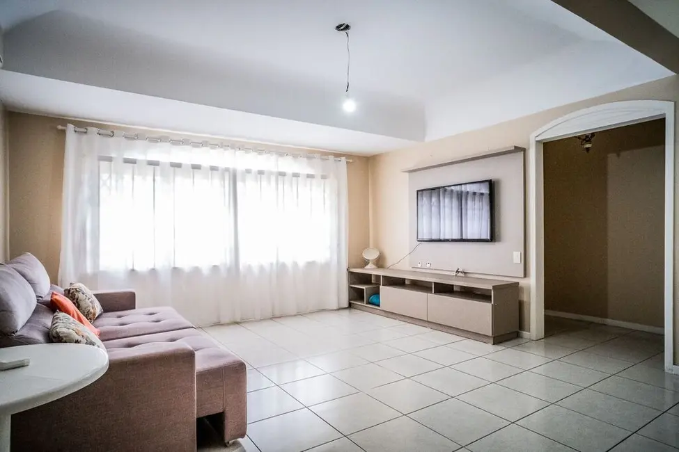 Casa com 3 quartos à venda, 380m2 em Vila Ipiranga, Porto Alegre - RS - imagem 8 Foto 8 de Casa com 3 quartos à venda, 380m2 em Vila Ipiranga, Porto Alegre - RS