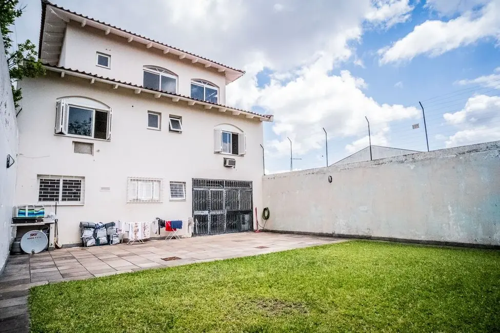 Casa com 3 quartos à venda, 380m2 em Vila Ipiranga, Porto Alegre - RS - imagem 5 Foto 5 de Casa com 3 quartos à venda, 380m2 em Vila Ipiranga, Porto Alegre - RS