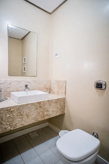 Casa com 3 quartos à venda, 380m2 em Vila Ipiranga, Porto Alegre - RS - imagem 9 Foto 9 de Casa com 3 quartos à venda, 380m2 em Vila Ipiranga, Porto Alegre - RS