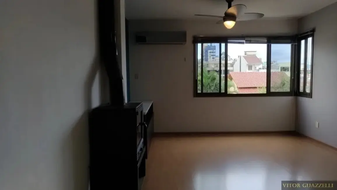 Foto 3 de Apartamento com 2 quartos à venda, 75m2 em São João, Porto Alegre - RS