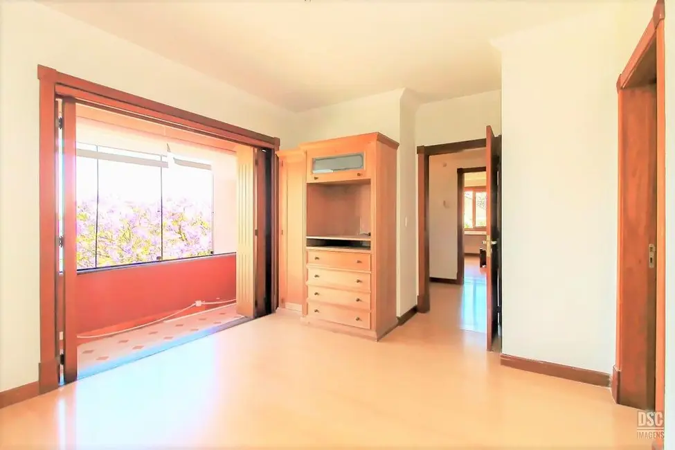 Foto 6 de Casa com 4 quartos à venda, 334m2 em Ipanema, Porto Alegre - RS