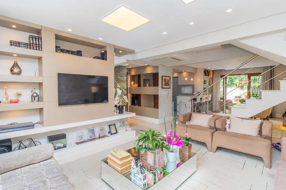 Foto 1 de Casa com 3 quartos à venda, 241m2 em Agronomia, Porto Alegre - RS