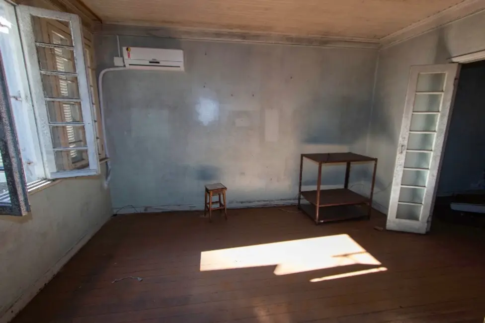 Casa com 5 quartos à venda, 144m2 em Independência, Porto Alegre - RS - imagem 5 Foto 5 de Casa com 5 quartos à venda, 144m2 em Independência, Porto Alegre - RS